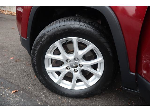 Used 2014 Jeep Cherokee Latitude AWD/4WD image 16