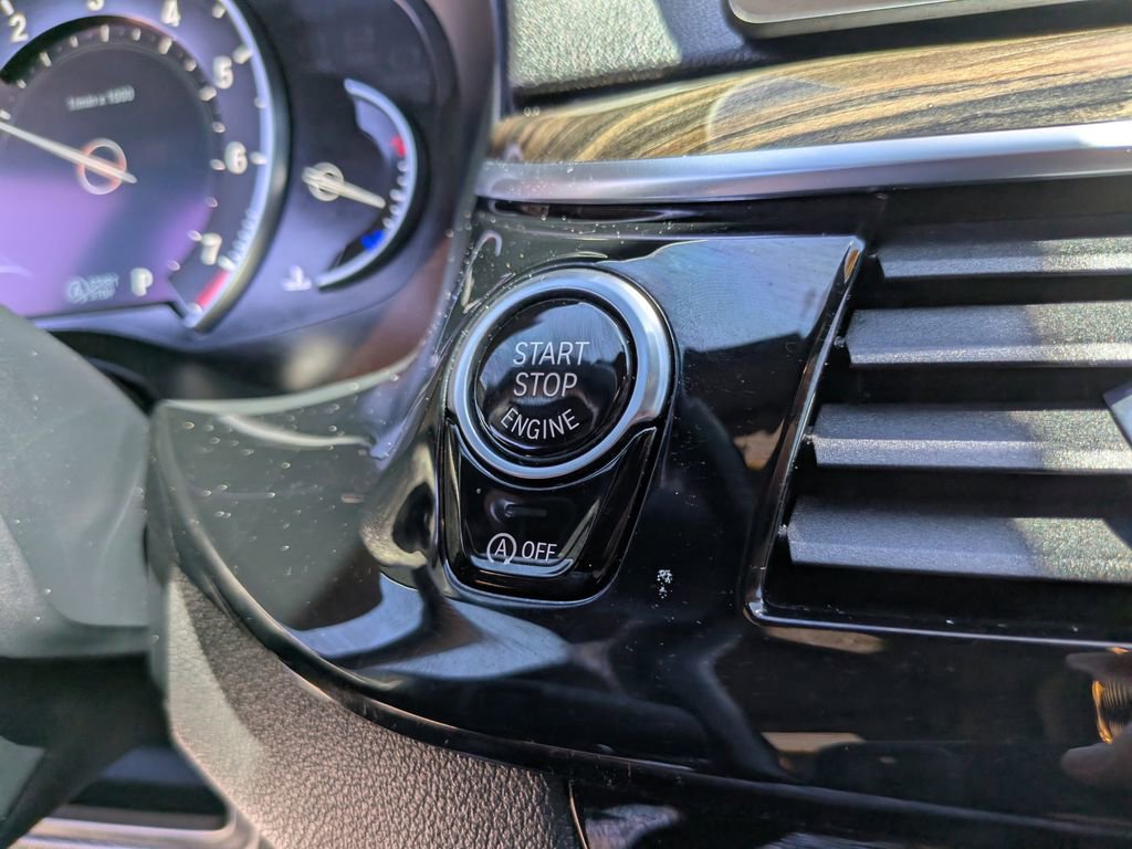 Used 2019 BMW 530i w/ Premium Package RWD image 27