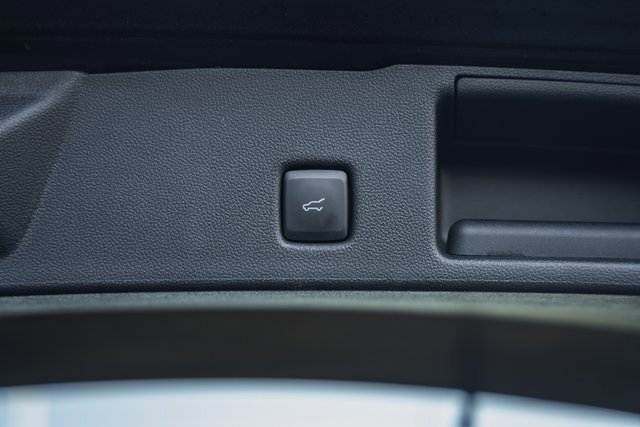 Used 2022 Ford Escape SE w/ SE Sport Appearance Package image 15