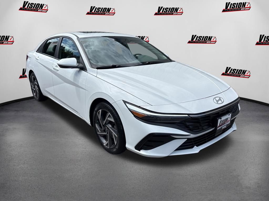 Used 2024 Hyundai Elantra SEL w/ Convenience Package FWD image 7
