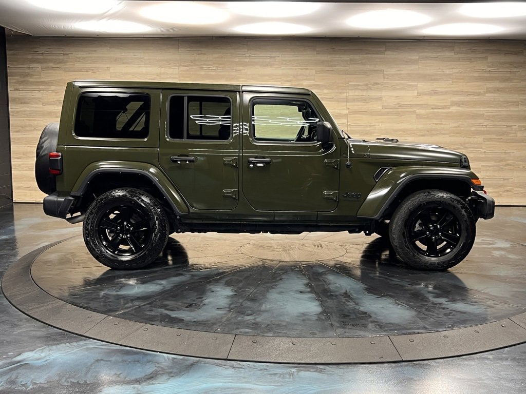 Used 2022 Jeep Wrangler Unlimited Sahara image 17