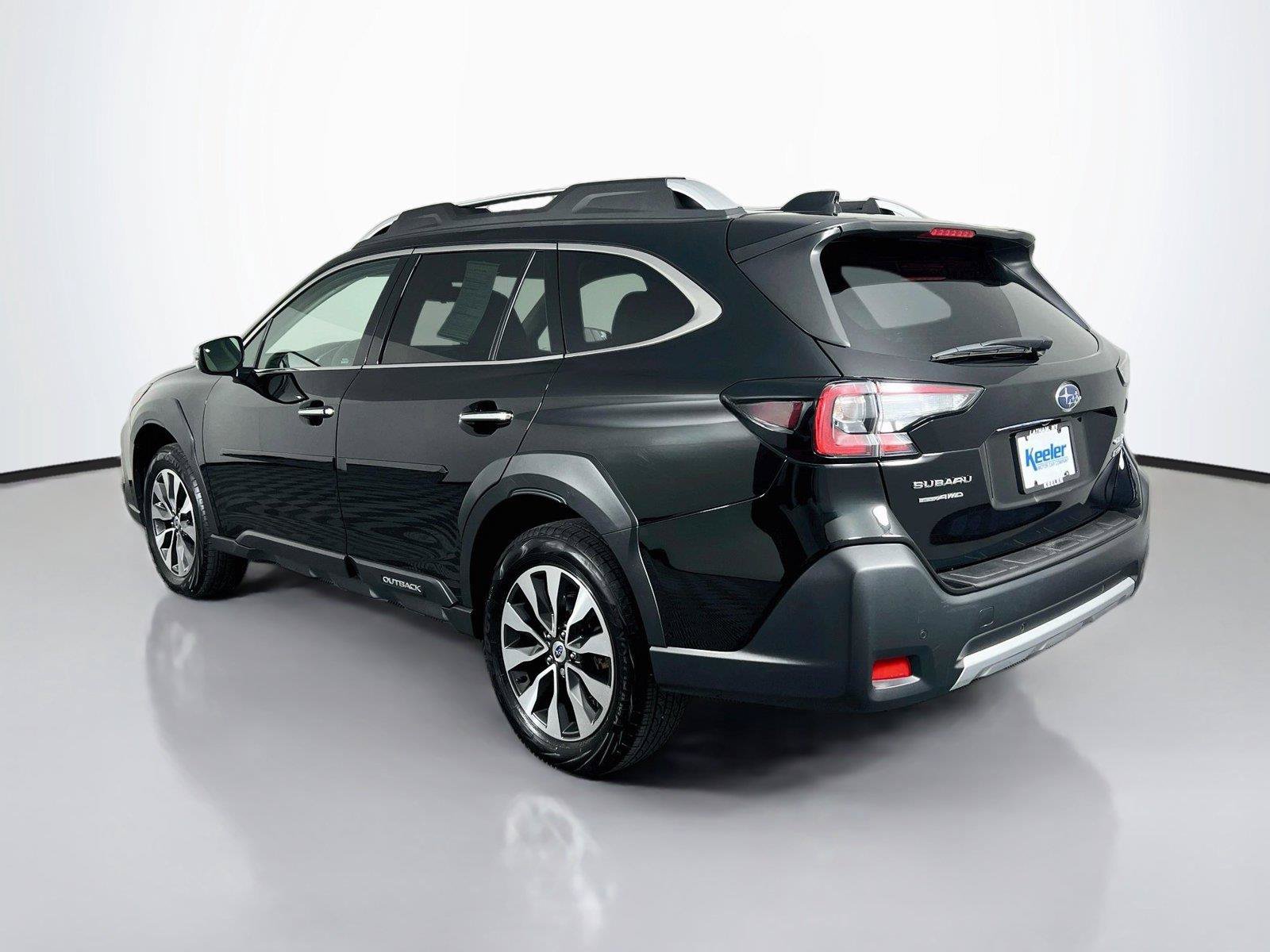 Used 2025 Subaru Outback Touring XT AWD/4WD image 4