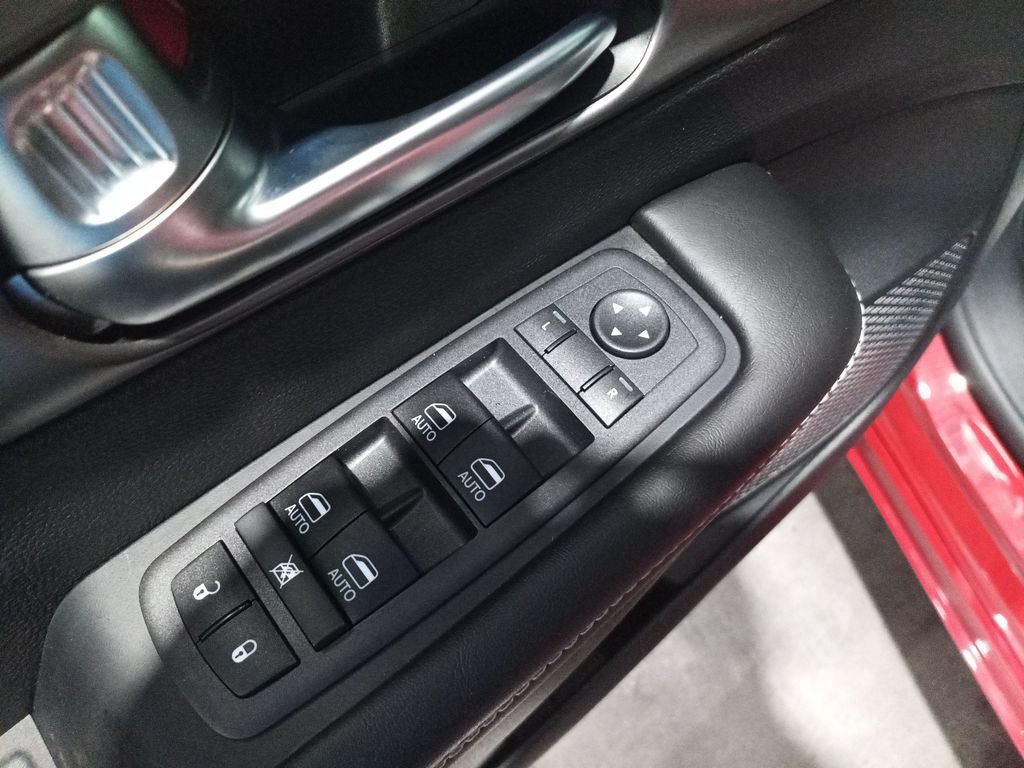 New 2027 Chrysler Pacifica Select w/ Family Tech Group FWD image 11