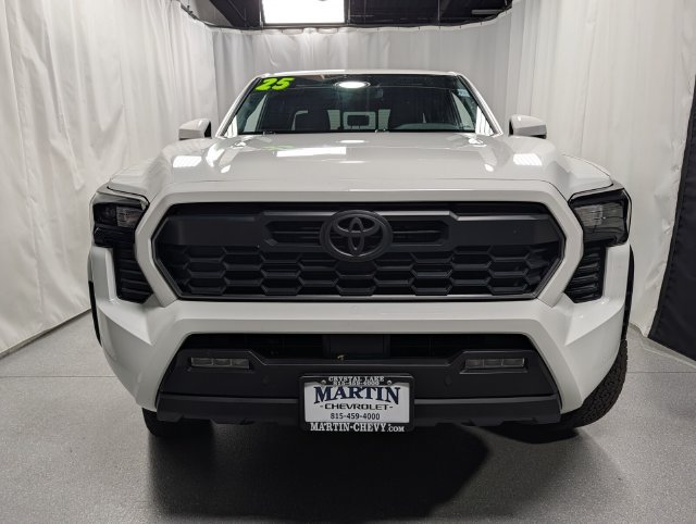 Used 2025 Toyota Tacoma TRD Off-Road AWD/4WD image 9
