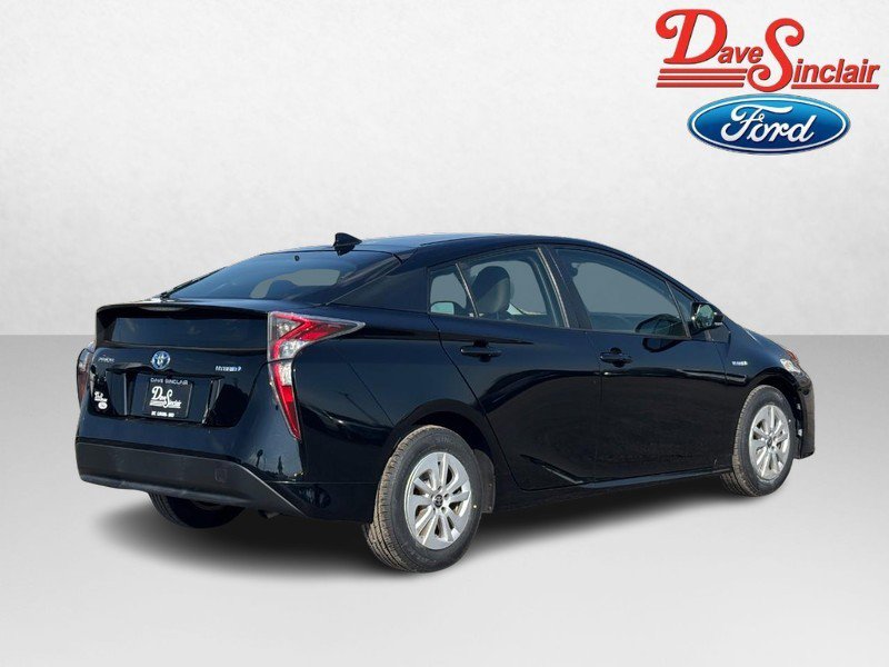 Used 2017 Toyota Prius Two w/ Carpet Mat Package image 7