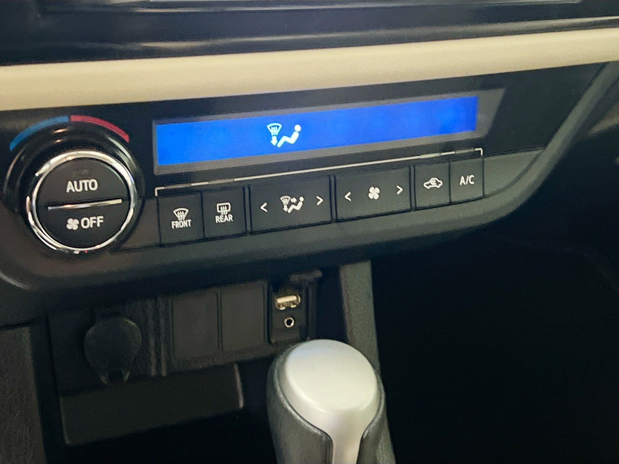 Used 2016 Toyota Corolla LE image 25