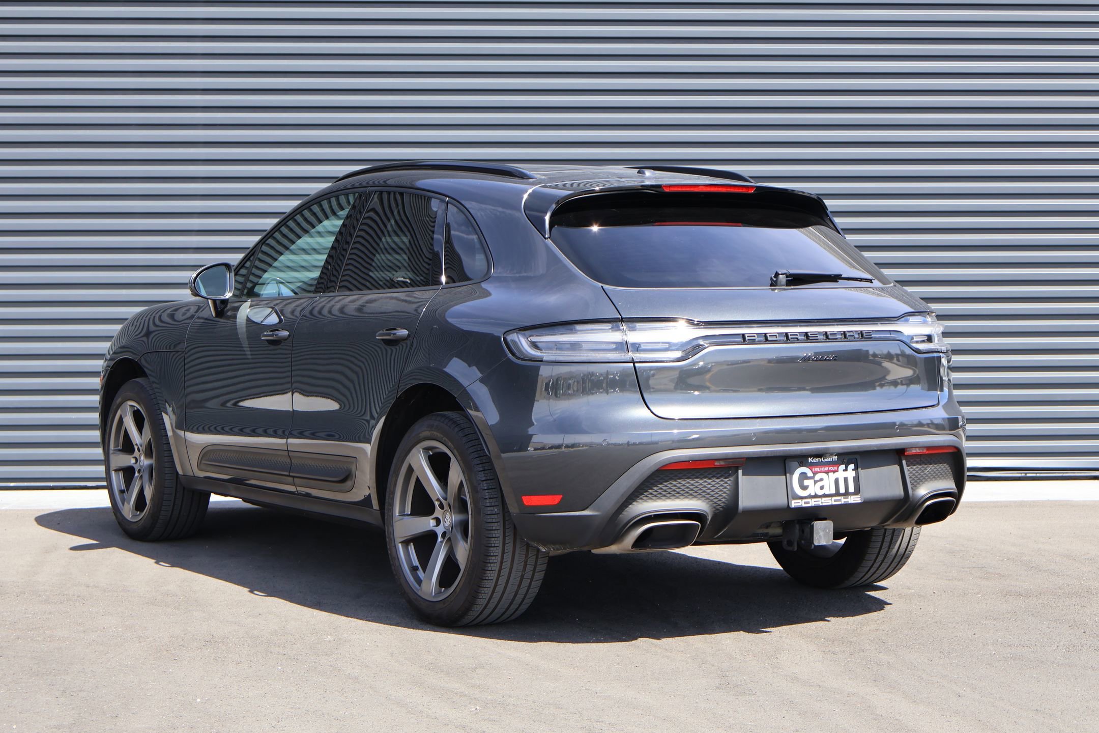 Certified 2023 Porsche Macan image 3