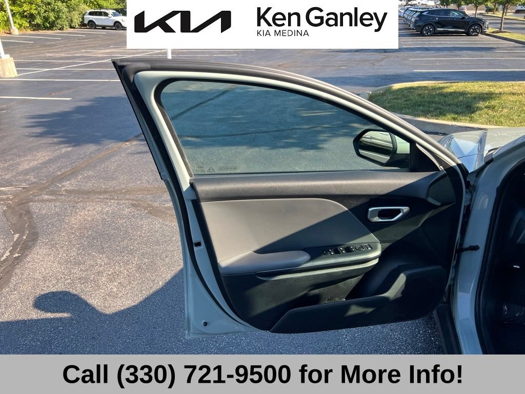Certified 2025 Kia K4 FWD image 26