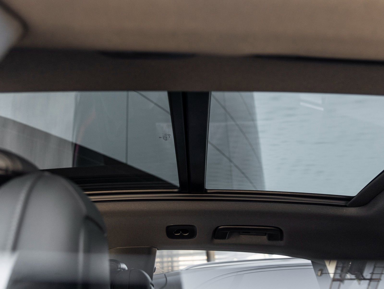 Certified 2025 Porsche Macan Electric image 24