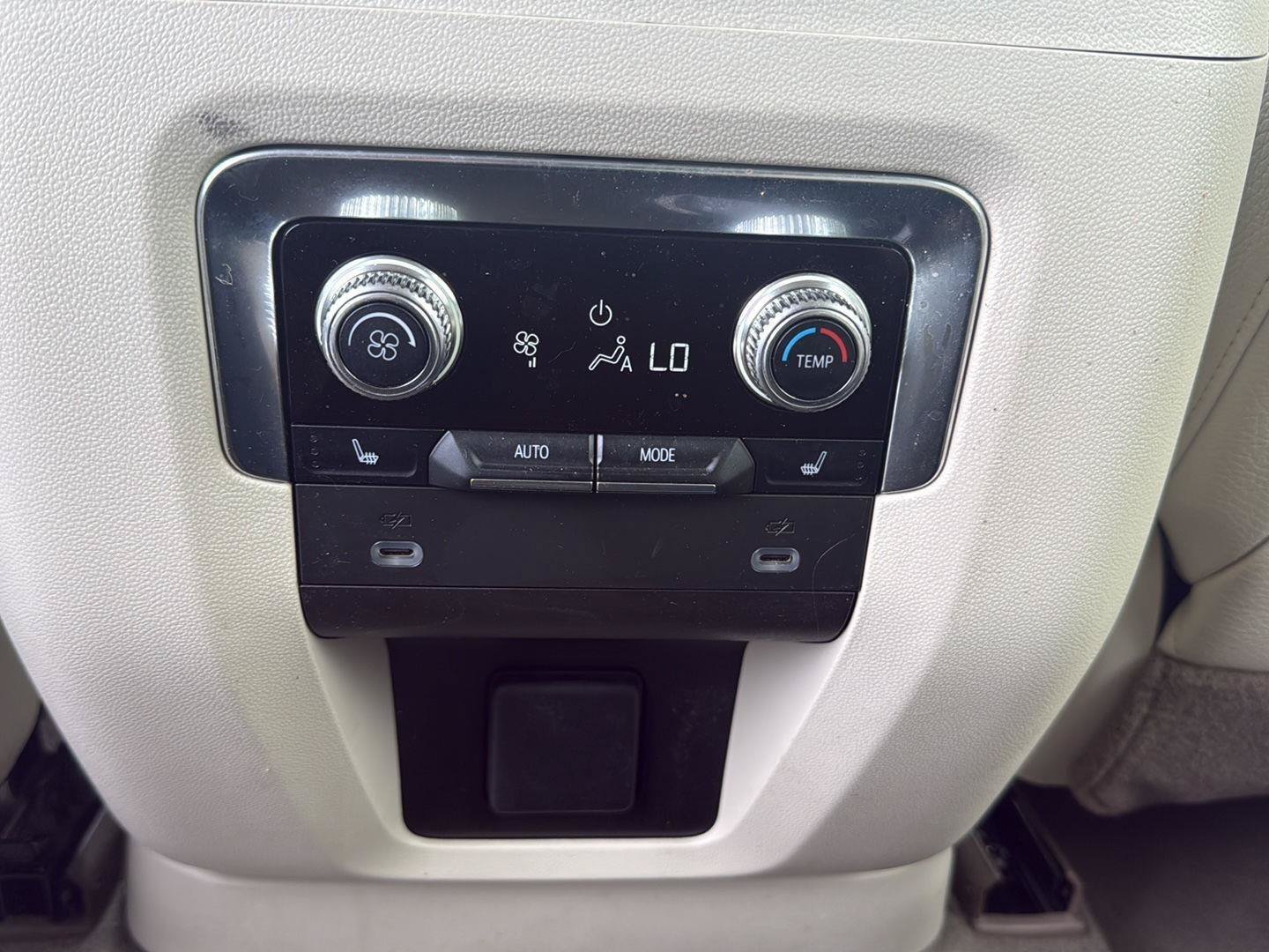 Used 2021 GMC Yukon Denali AWD/4WD image 16