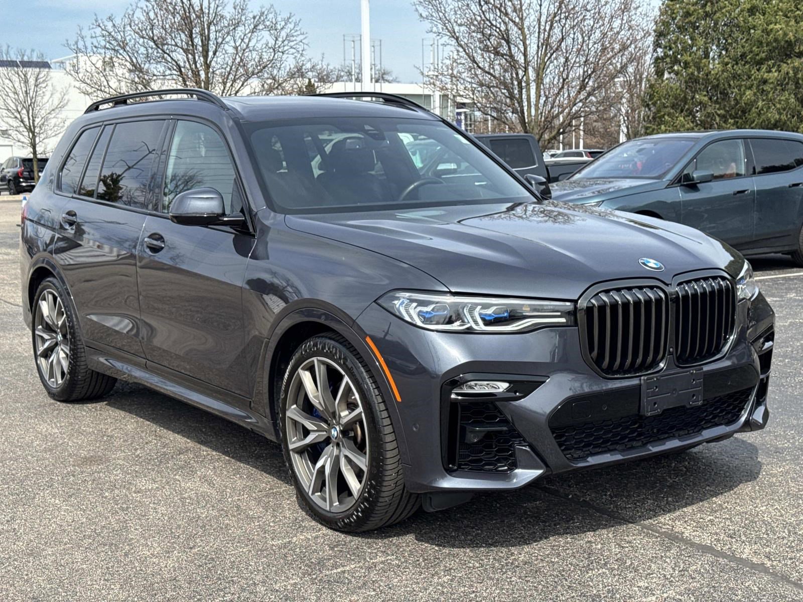 Used 2022 BMW X7 M50i w/ Executive Package image 3