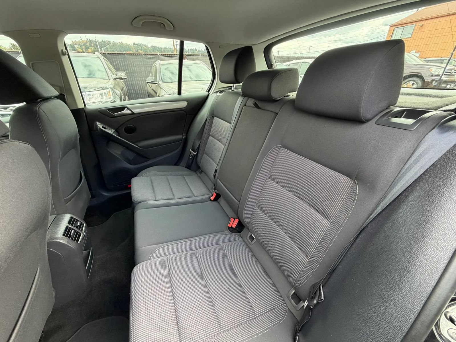 Used 2011 Volkswagen Golf TDI FWD image 24