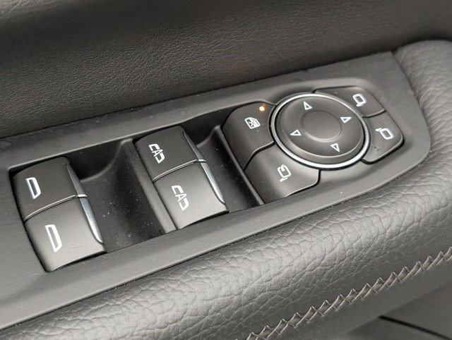 Certified 2025 GMC Yukon XL Denali AWD/4WD image 11
