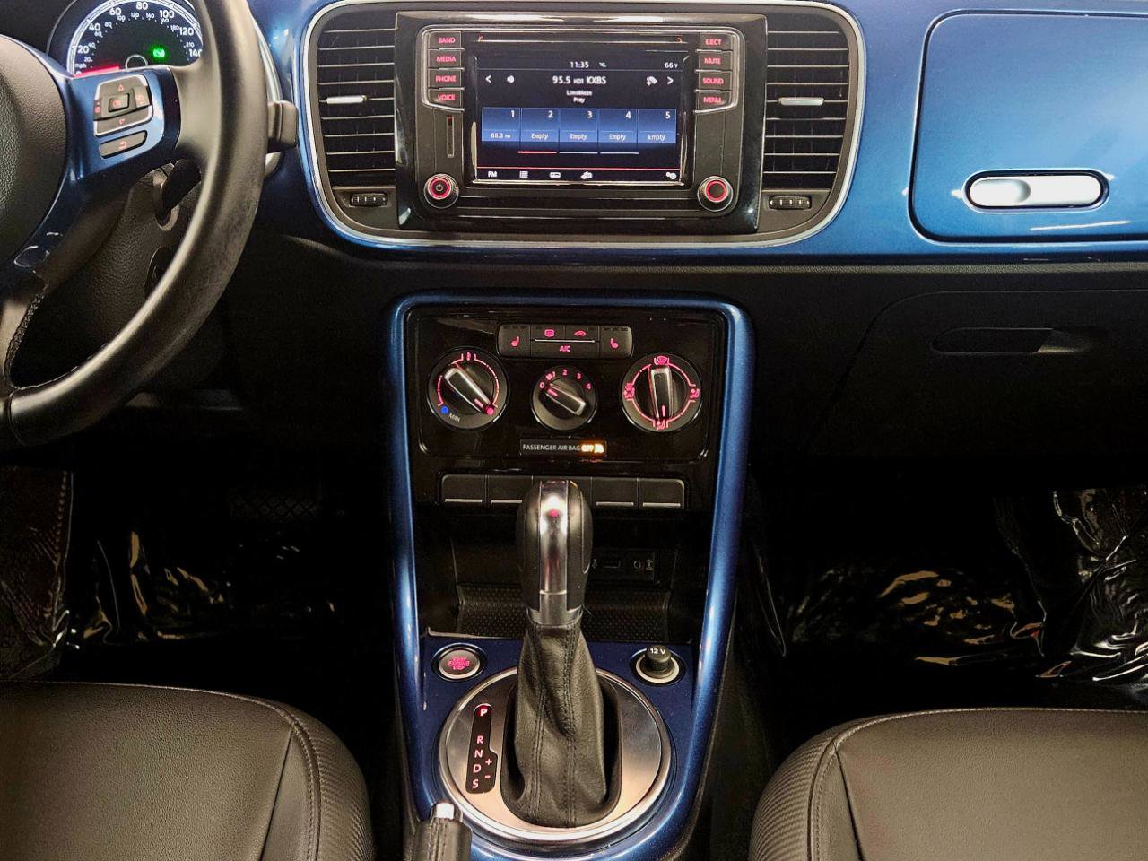 Used 2017 Volkswagen Beetle 1.8T SE FWD image 27