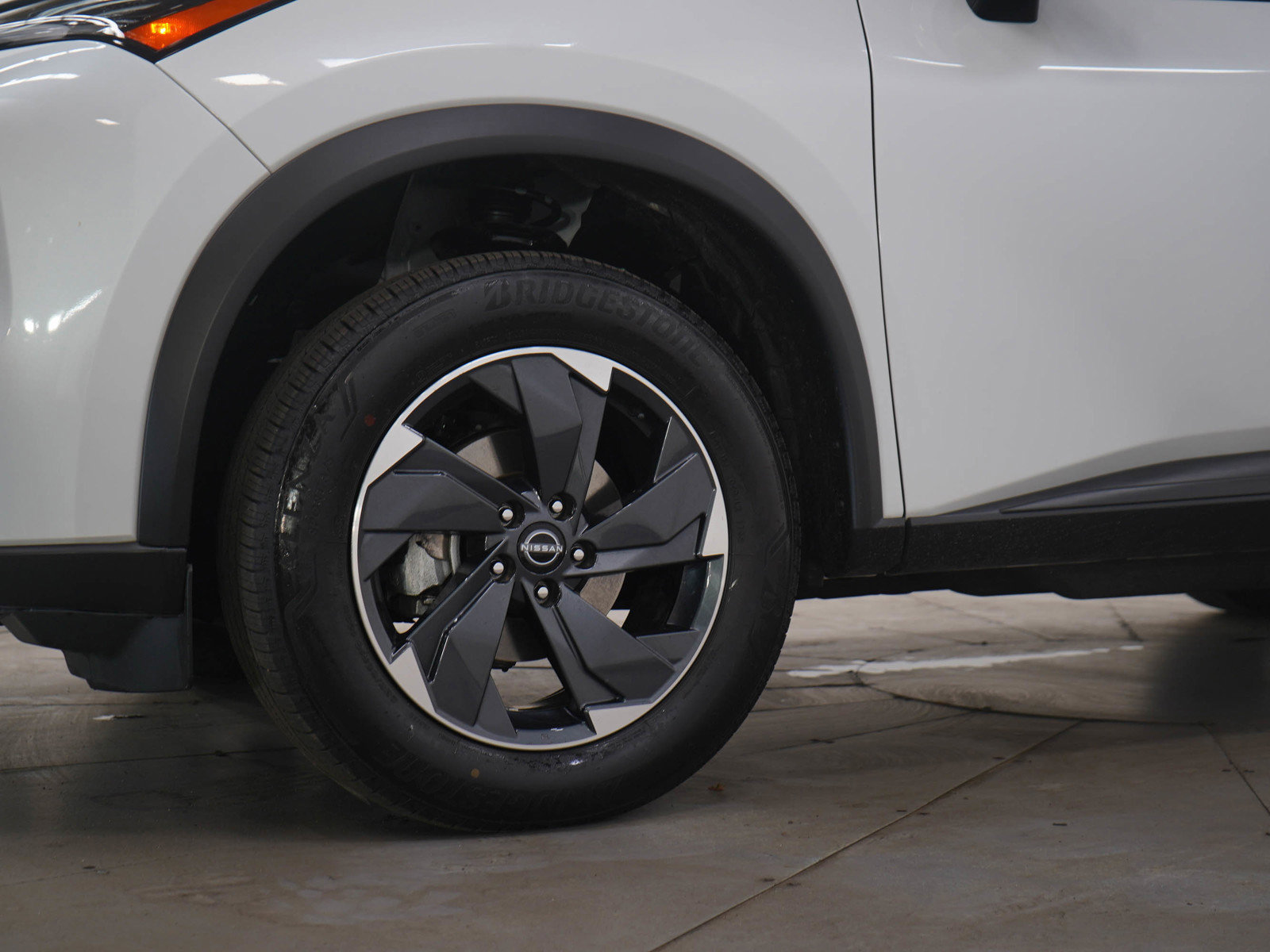 Used 2025 Nissan Rogue SV image 30