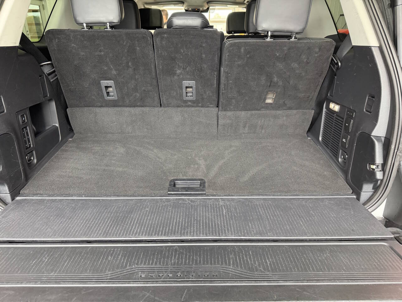 Used 2025 Ford Expedition Platinum AWD/4WD image 35