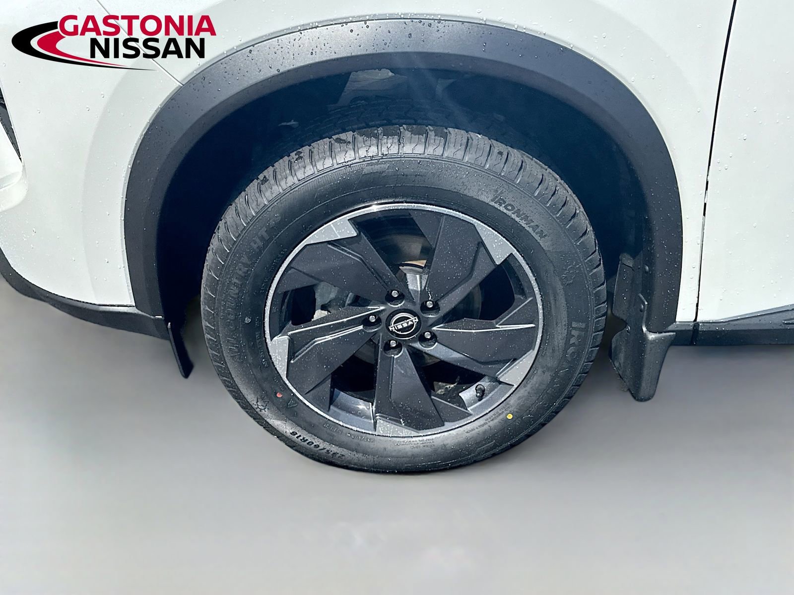 Used 2024 Nissan Rogue SV AWD/4WD image 39