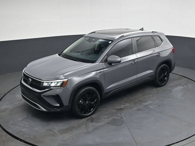Used 2023 Volkswagen Taos SE w/ Panoramic Sunroof Package AWD/4WD image 28