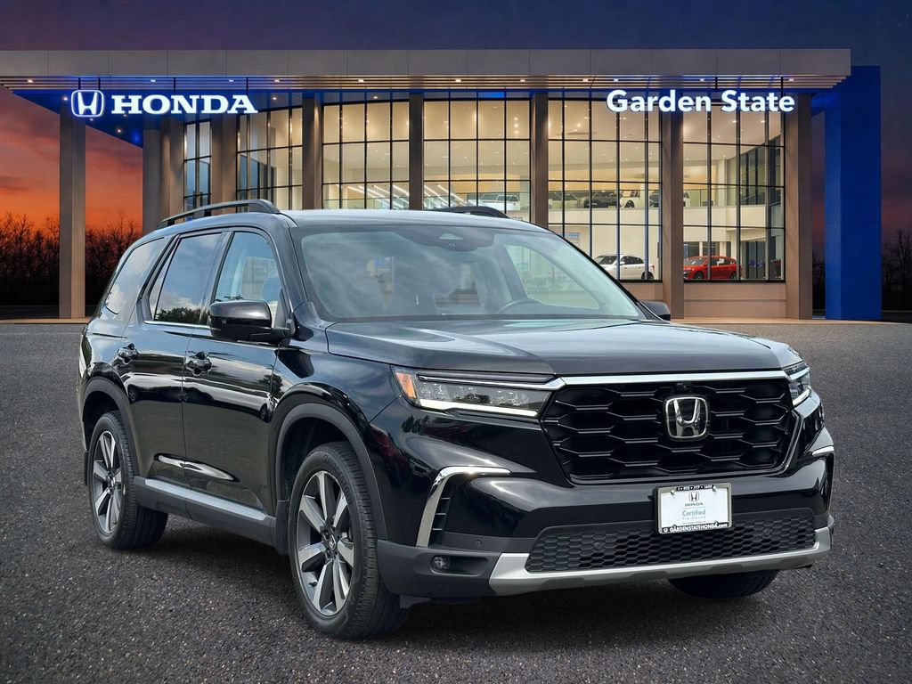 Certified 2025 Honda Pilot Elite image 2