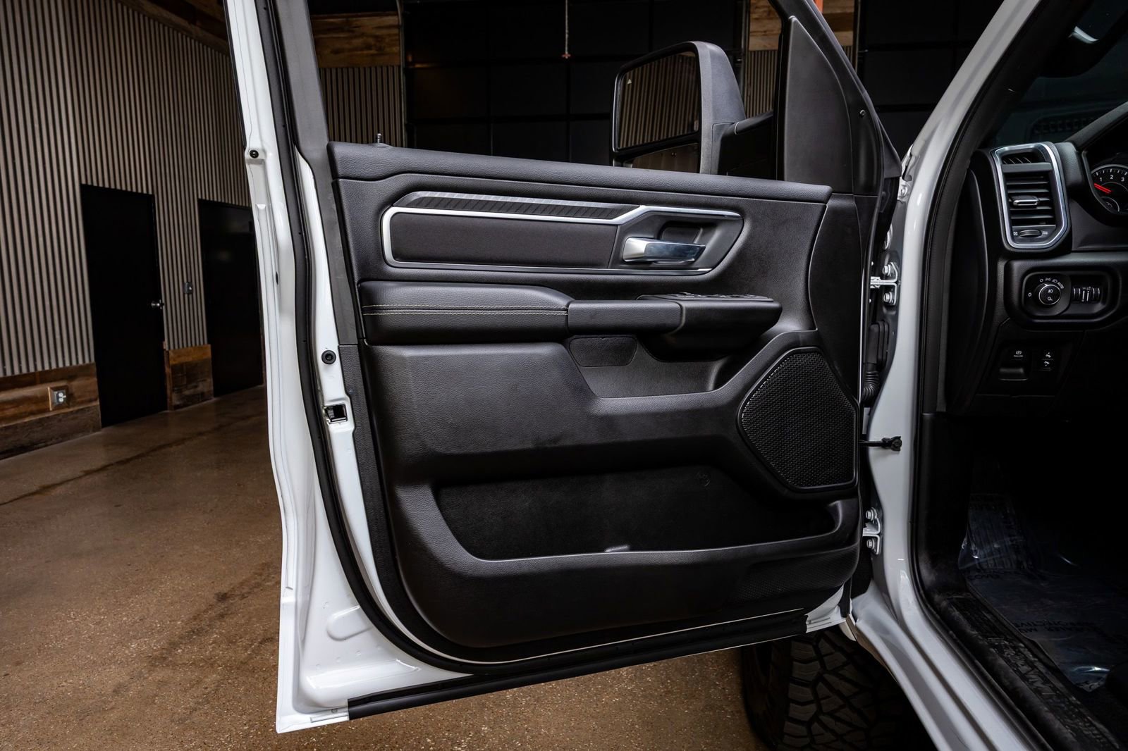 Used 2025 RAM 1500 Big Horn image 34