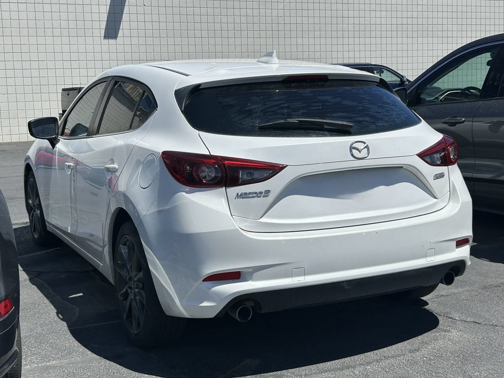 Used 2018 MAZDA MAZDA3 Grand Touring w/ Premium Equipment Package FWD image 5