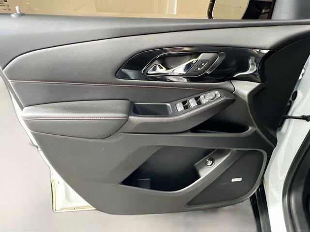 Used 2023 Chevrolet Traverse RS image 31