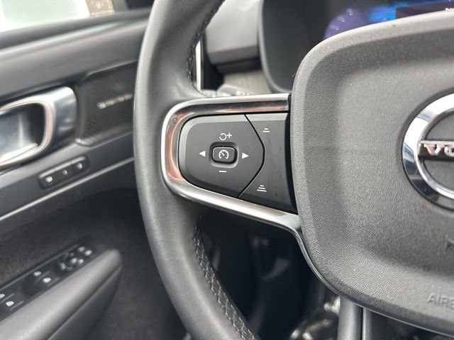 Certified 2024 Volvo XC40 B5 Plus w/ Protection Package Premier image 26