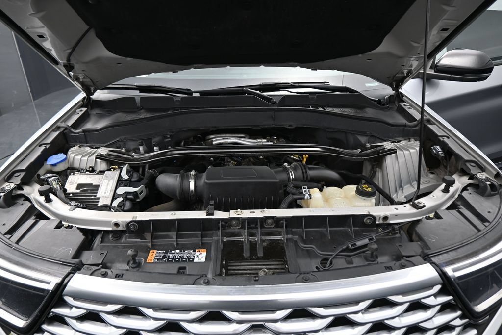 Used 2021 Ford Explorer Platinum w/ Equipment Group 601A AWD/4WD image 30