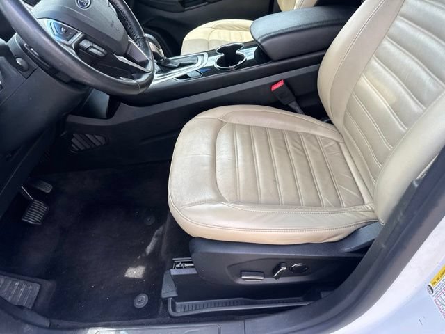 Used 2016 Ford Edge SEL w/ Equipment Group 201A AWD/4WD image 16
