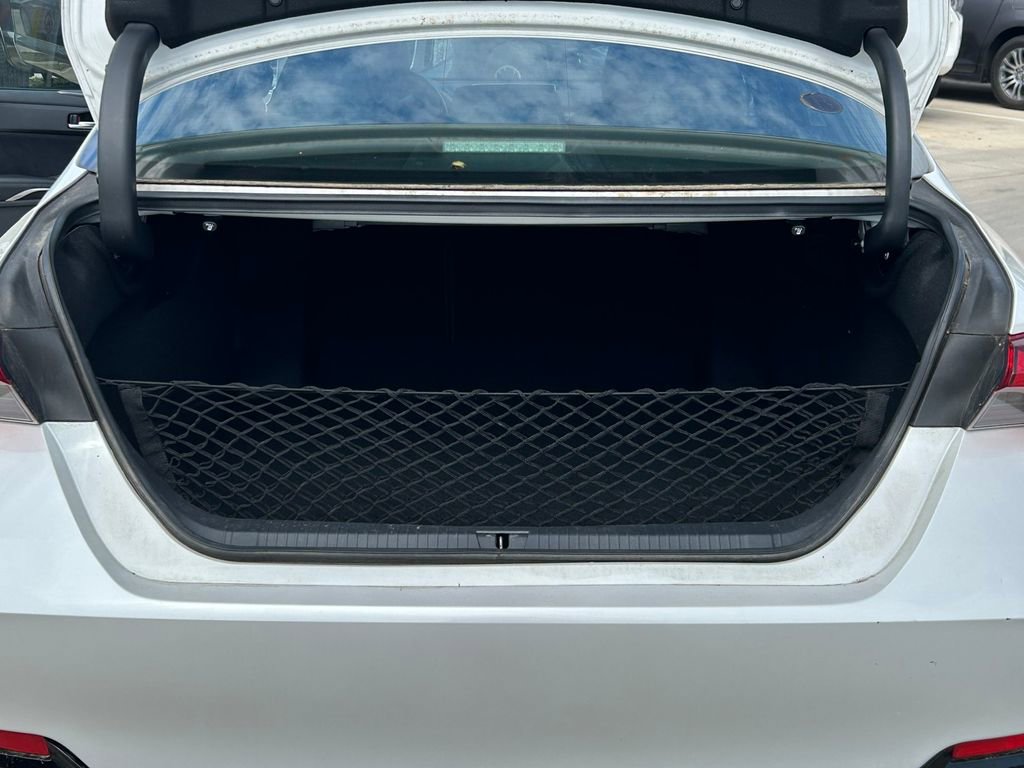 Used 2019 Toyota Avalon XSE image 14