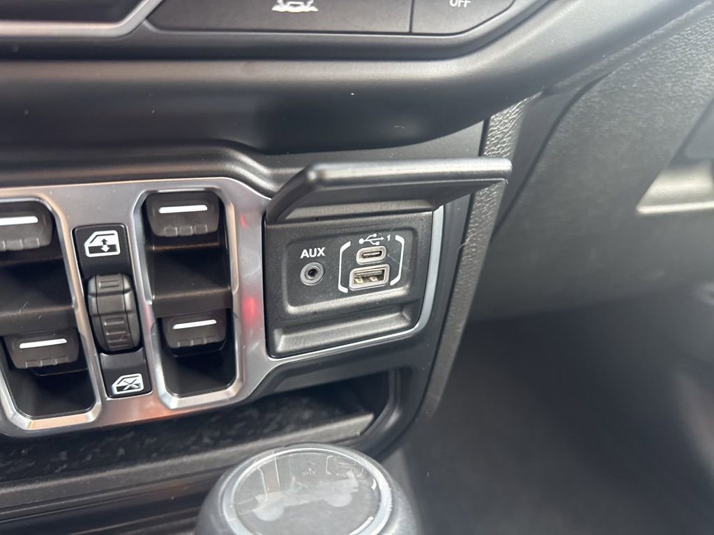 Used 2023 Jeep Wrangler Unlimited Sahara w/ Cold Weather Group image 23