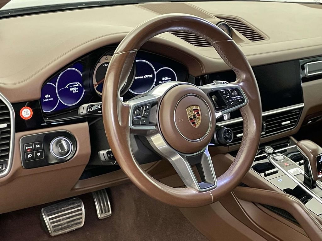 Certified 2023 Porsche Cayenne GTS image 4