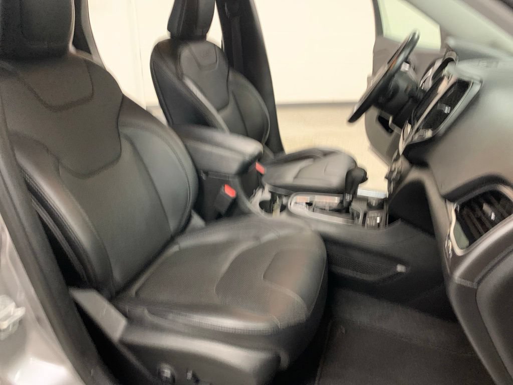 Certified 2020 Jeep Cherokee Limited AWD/4WD image 8