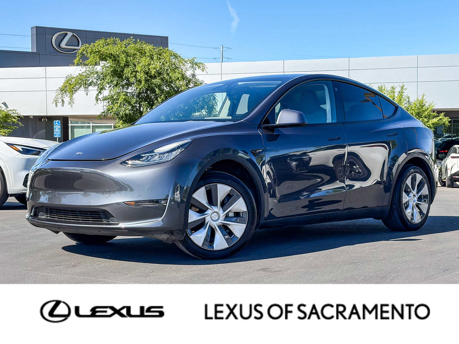 Used 2021 Tesla Model Y Long Range image 1