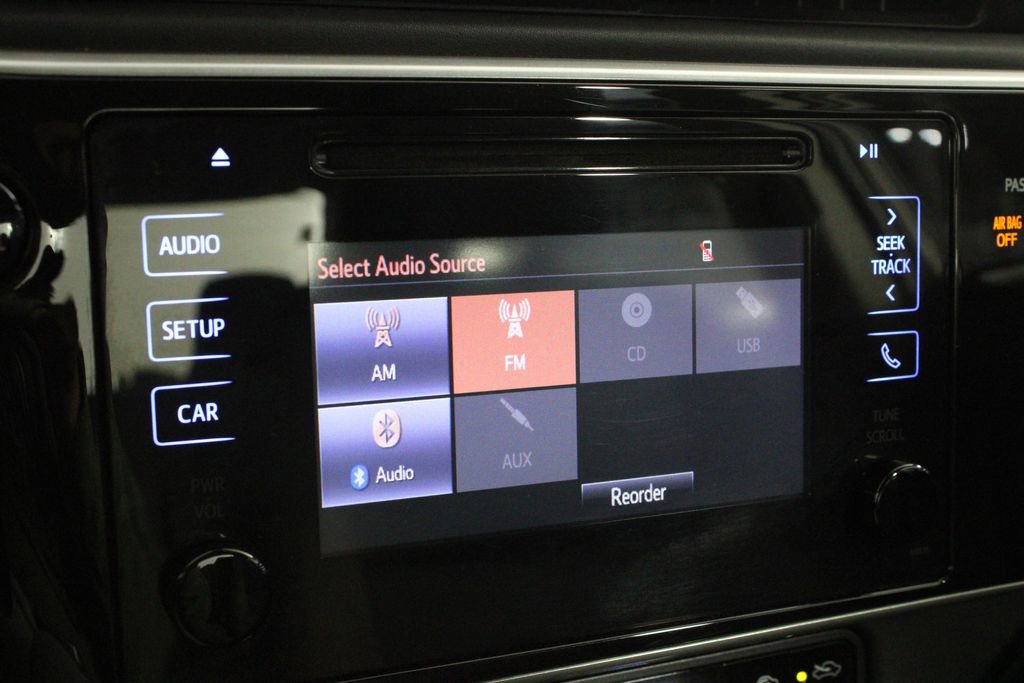 Used 2017 Toyota Corolla LE image 31