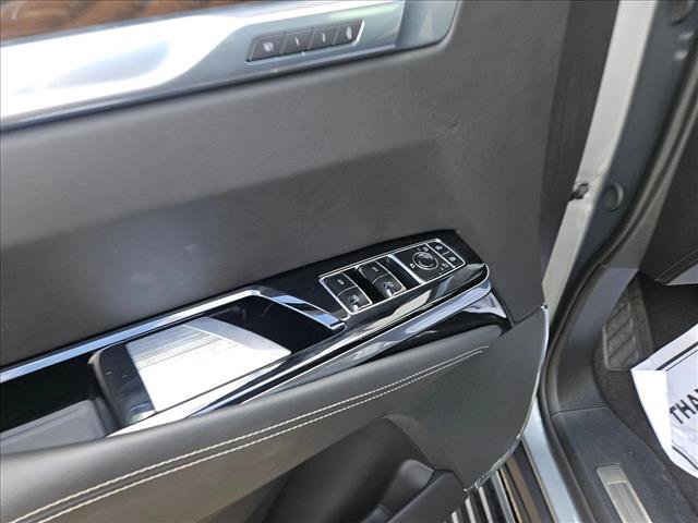 Used 2025 Cadillac Escalade ESV Sport Platinum AWD/4WD image 13