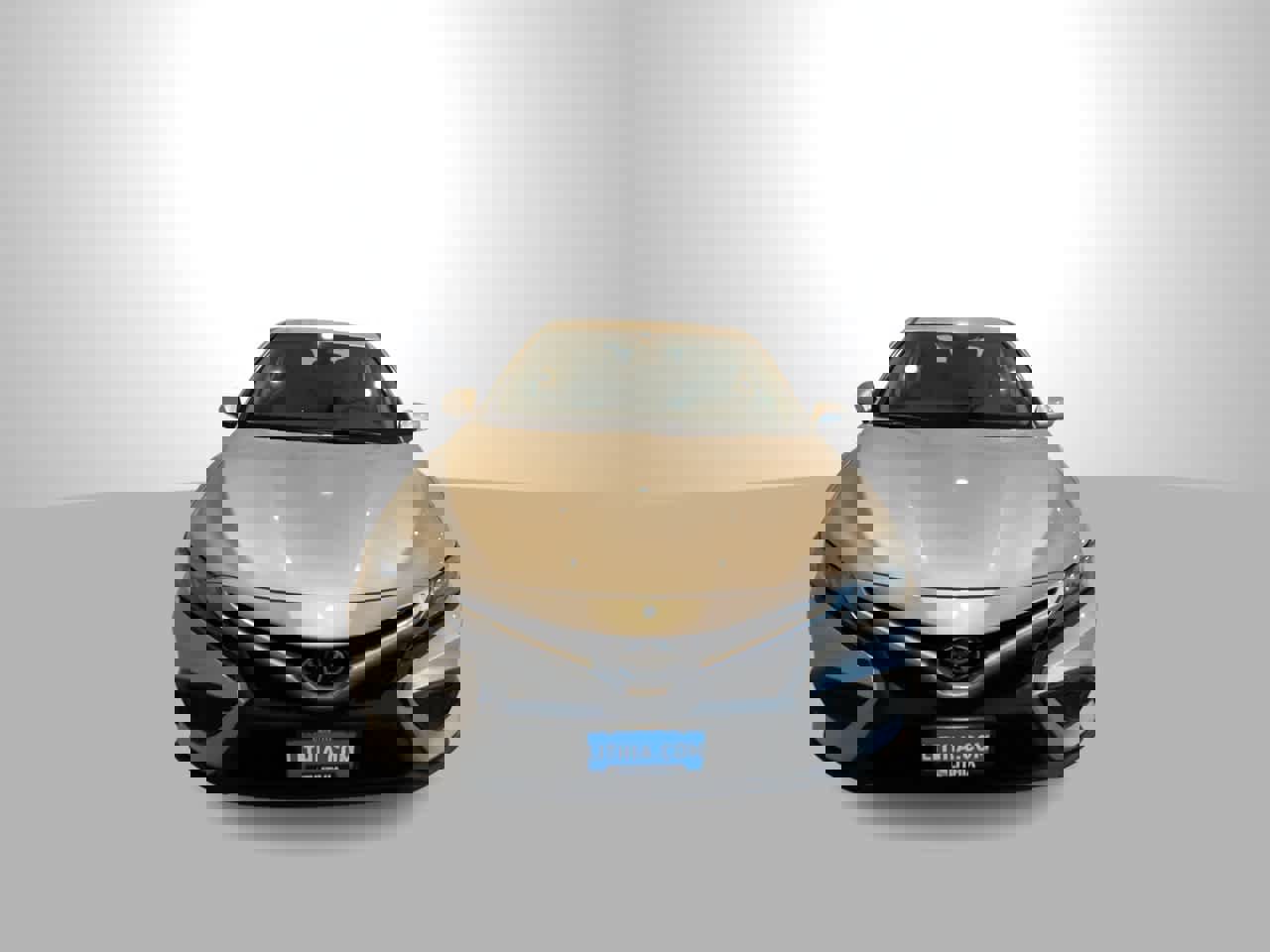 Used 2022 Toyota Camry SE image 3