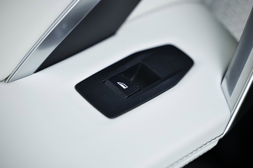 New 2026 BMW X1 xDrive28i w/ Convenience Package image 23