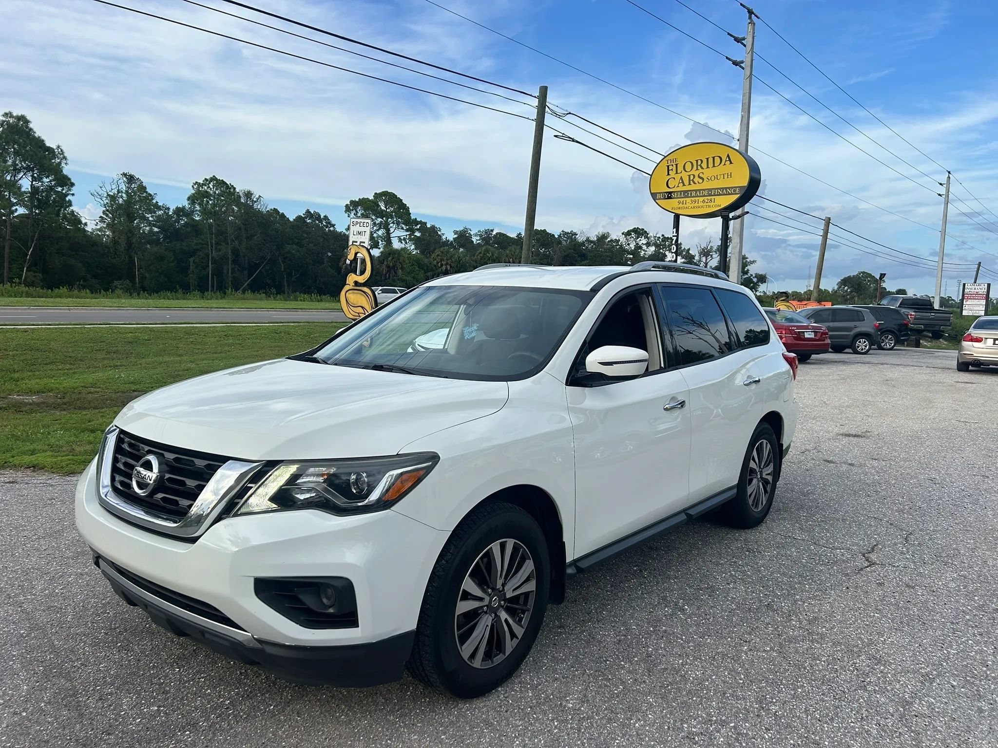 Used 2017 Nissan Pathfinder S FWD image 1