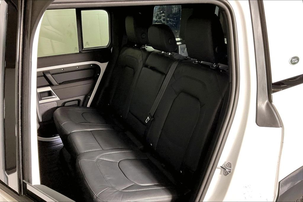 Used 2024 Land Rover Defender 110 S image 25