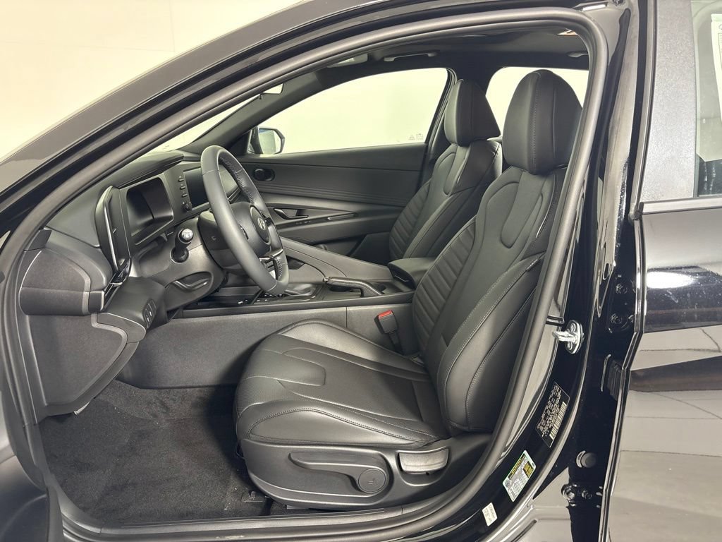 New 2026 Hyundai Elantra SEL Sport FWD image 14