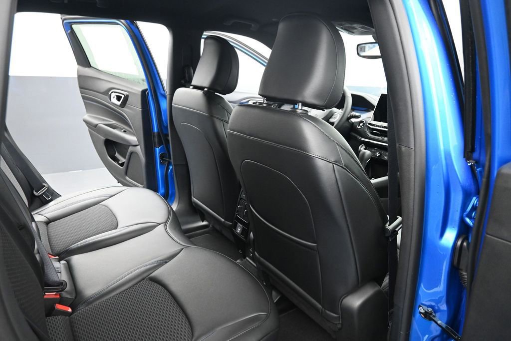 New 2026 Jeep Compass Latitude AWD/4WD image 19
