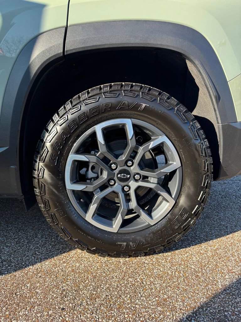 New 2026 Chevrolet Equinox ACTIV w/ Convenience Package III image 35