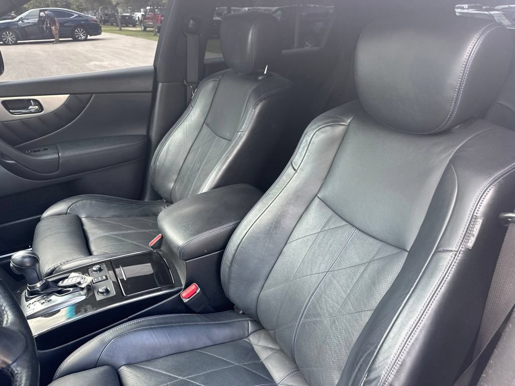 Used 2017 INFINITI QX70 2WD w/ Premium Package image 10