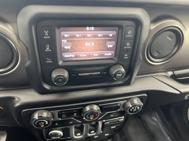 Used 2020 Jeep Wrangler Sport AWD/4WD image 17