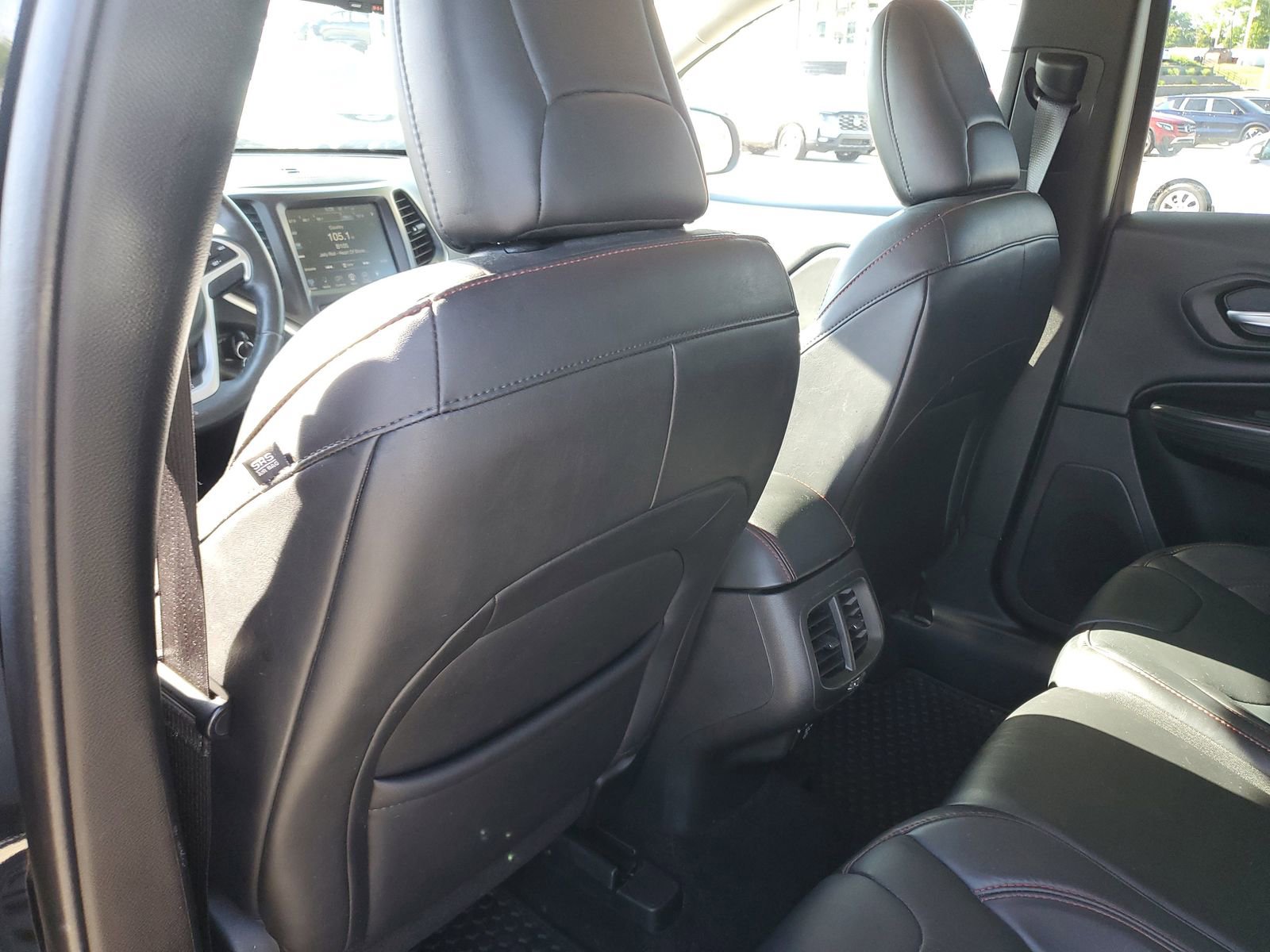 Used 2014 Jeep Cherokee Trailhawk w/ Leather Interior Group AWD/4WD image 13