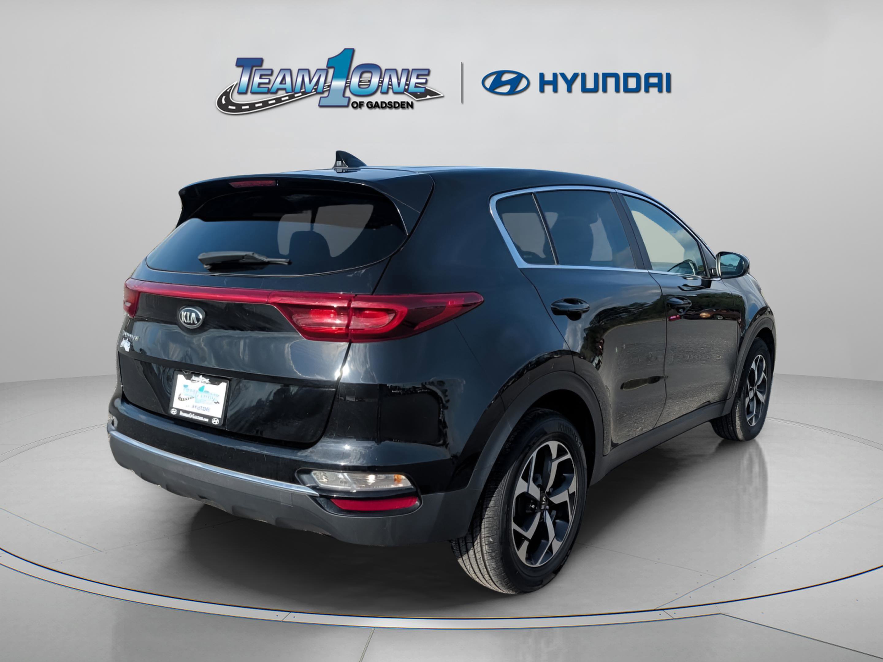 Used 2022 Kia Sportage LX image 9