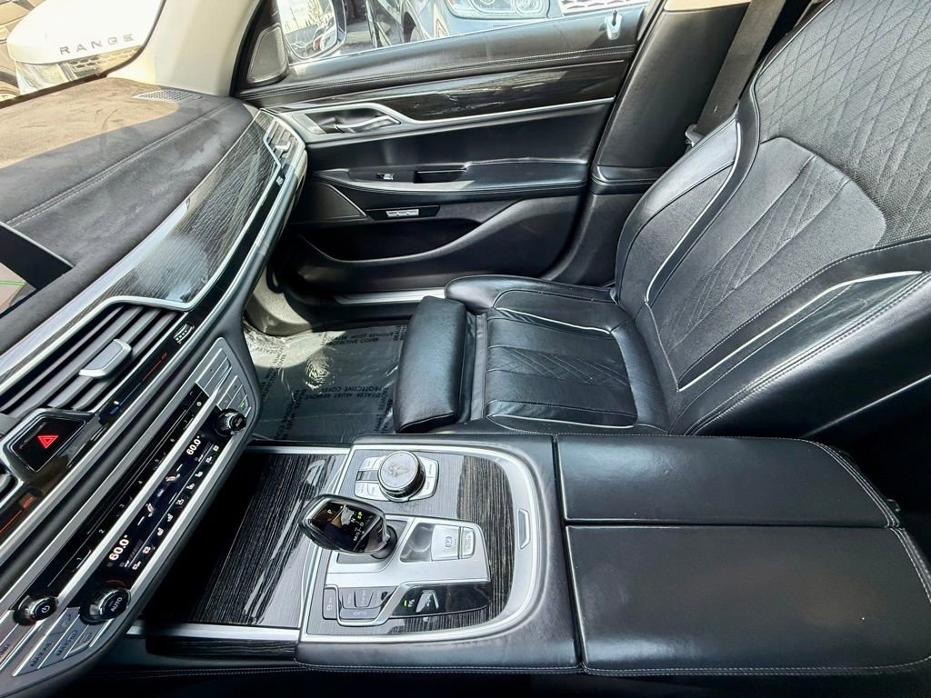 Used 2017 BMW 740i RWD image 30