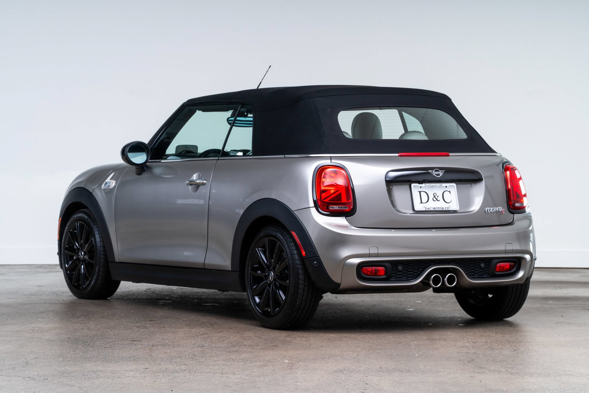 Used 2019 MINI Cooper S w/ Signature Upholstery Package FWD image 5