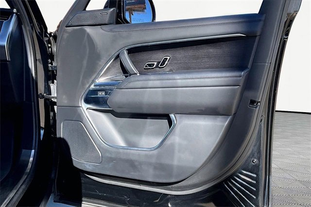 Used 2023 Land Rover Range Rover SE image 17